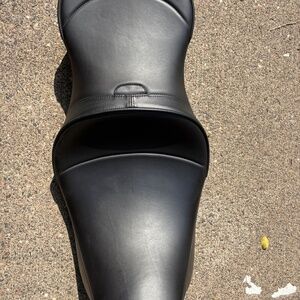 Drag Specialties Low-Profile Touring Seat  -  Like New Condition
